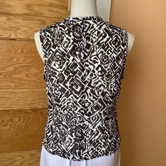 HARVE BENARD Chocolate and Cream Floral Blouse - Picture 5 of 11